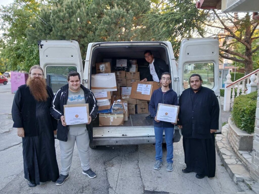 Η ΙΕΡΑ ΜΗΤΡΟΠΟΛΙΣ ΚΙΤΡΟΥΣ ΠΡΟΣΦΕΡΕ ΙΕΡΑ ΣΚΕΥΗ ΣΤΗΝ ΙΕΡΑ ΕΠΙΣΚΟΠΗ ΚΑΤΑΓΚΑΣ