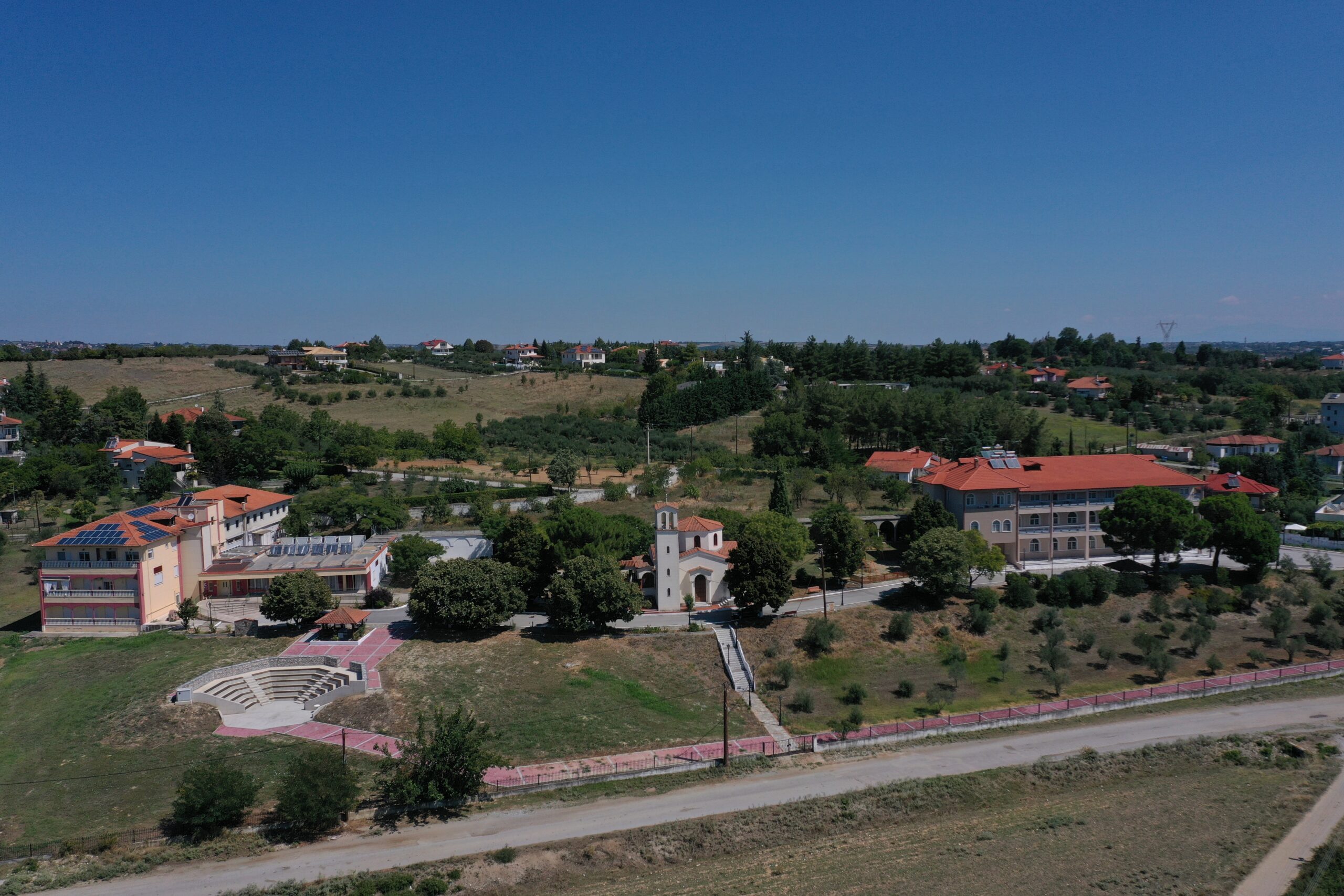 Ολοκληρώθηκε το φετινό πρόγραμμα φιλοξενίας της Ιεράς Μητροπόλεως Κίτρους, με έμπρακτη αγάπη και αλληλεγγύη προς ανθρώπους που δοκιμάζονται. Τελευταίοι φιλοξενούμενοι νέοι από την Ορθόδοξη Εκκλησία των Σκοπίων